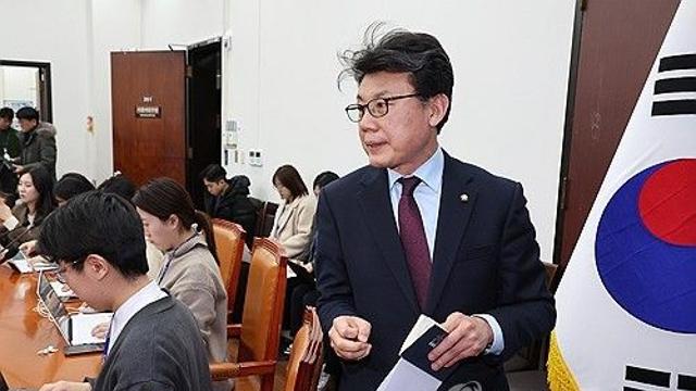 진성준 