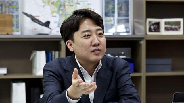 ‘SNS 정치’ 불붙인 이준석, 이재명·의료 정책 비판