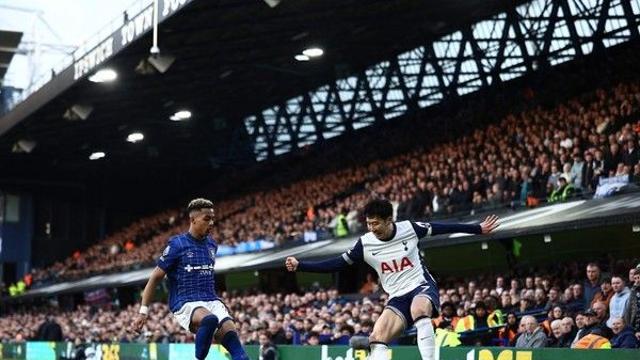 손흥민, EPL 역사 뒤흔든 70골·70도움… 전설들과 어깨 나란히!