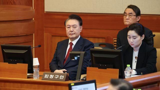 尹 탄핵 최종 변론 다음날, 한동훈 '정치 재개'·이재명 '결심 공판'