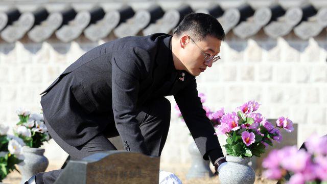 김상욱, 광주 5.18 묘역 참배…