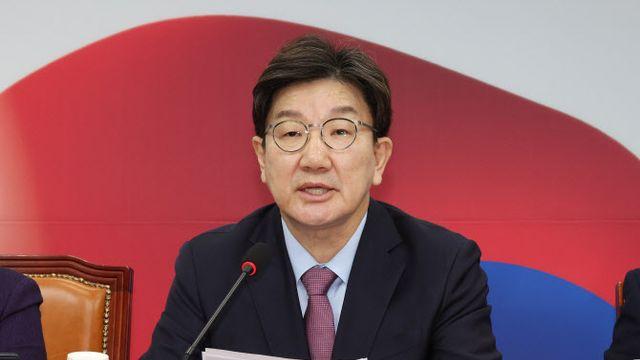 권성동, 이재명 대표에 “3대3 토론으로 도망 말고, 1대1로 붙자”