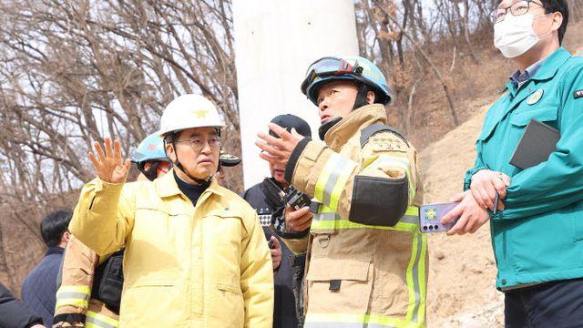 고속도로 붕괴 현장 도착한 김동연 