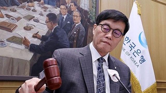 [2보] 한은, 올해 성장률 1.5%로 하향 조정…내년은 1.8% 유지