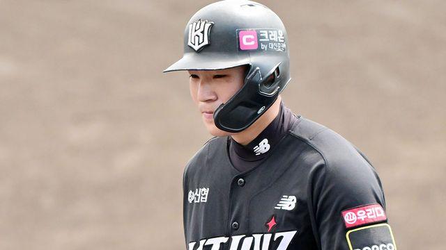 KT '두 번째 포수'를 향해…'맹타' 강현우 