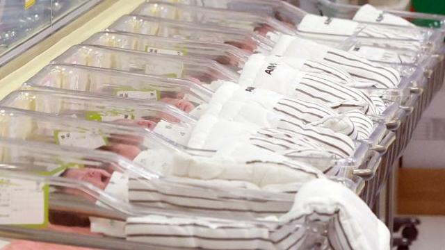지난해 출산율 9년 만에 반등… 30대 초반이 힘썼다