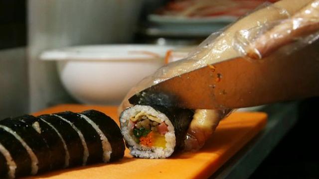 분식집서 김밥 주문했더니 상차림비 1000원?… 