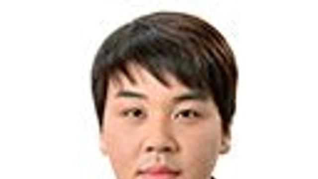 롯데 김진욱, 소프트뱅크와 전지훈련 연습경기서 3이닝 무실점