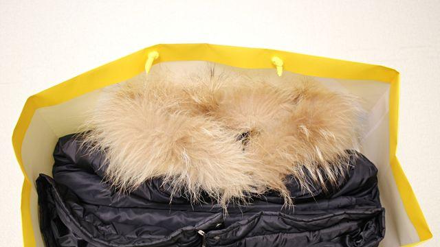 99%가 패딩 보관할 때 실수하는 이것! 쇼핑백 하나로 해결해보세요.