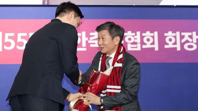 [st&현장] ‘압도적 지지’ 정몽규 회장, ‘보조금 환수 고려’ 문체부와 갈등 고민거리