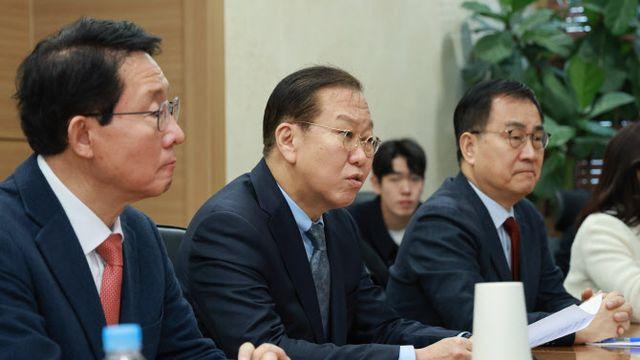 반도체 산업현장 찾은 與 