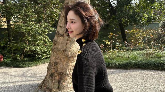 카리나, 밀라노에서 전한 모던 시크룩…블랙 니트로 완성한 ‘프렌치 무드’  