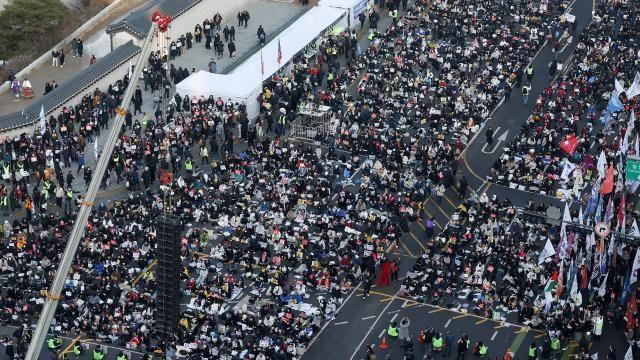 여야, 삼일절 '탄핵 찬반' 집회…막판 여론전