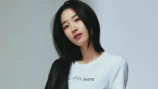 원지안, 청바지와 가죽 재킷의 쿨한 조화…심플하지만 강렬한 매력