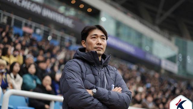 [K리그2 기자회견] “두 명 퇴장은 처음, 절대 일어나선 안 돼”…수원 변성환 감독의 작심 발언