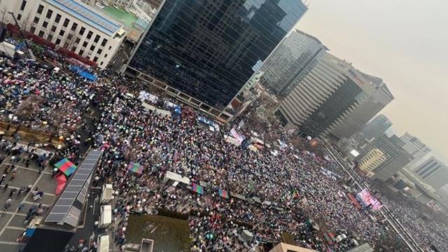 윤 대통령 지지 집회 500만명?… “뻥도 적당히…서울 인구 절반이 광화문에 들어가냐?”