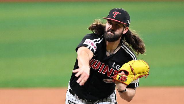 'LG에 진심' KBO 73승 투수 켈리, 애리조나와 마이너 계약