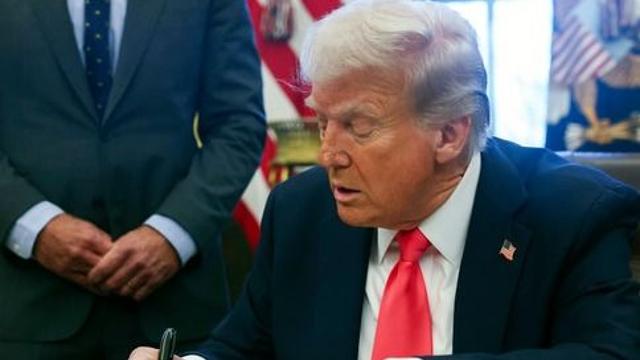 트럼프 “가상자산 비축”에 반등한 비트코인···알트코인도 급등세