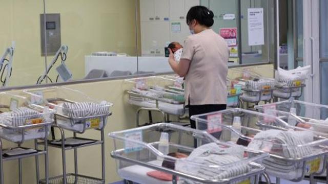 작년 출생아 '깜짝 반등'에도…5년간 인구 45만명 사라졌다