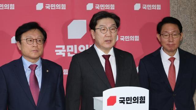與 