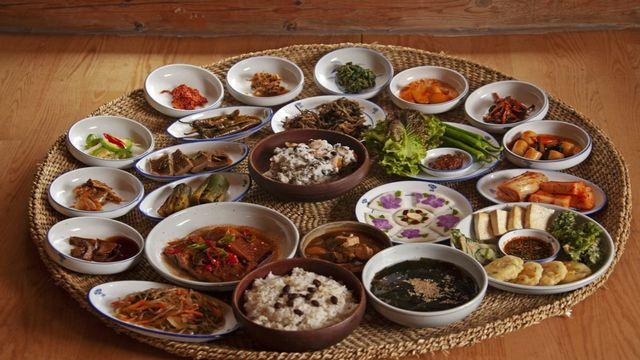 거부감 크다더니… 외국인들이 방송에서 몇번이고 리필해 역대급 반응 폭발한 한국 반찬