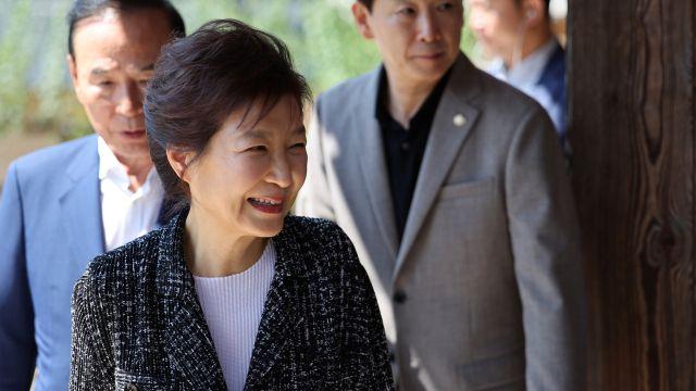 국힘 박근혜 예방…여 