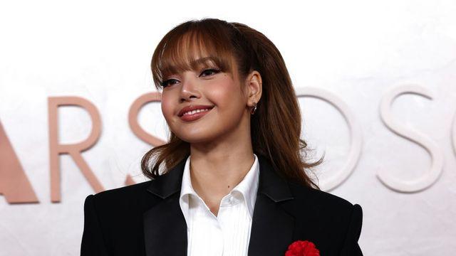 오스카를 홀린 리사의 패션 세계