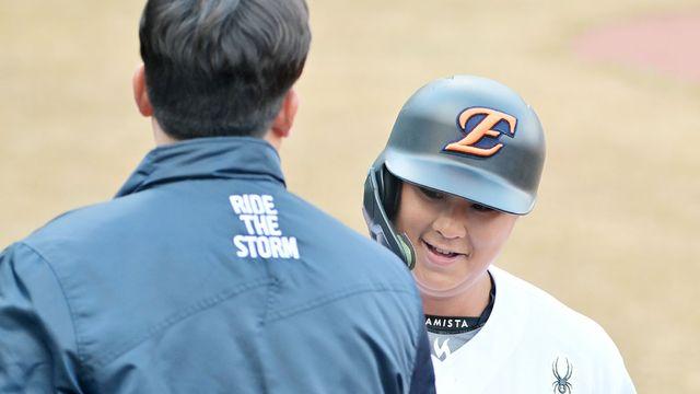 대전 볼파크 비공식 1호포 터졌다!…'권광민 만루홈런' 한화 1군, 퓨처스팀에 11-3 대승 [대전 현장]