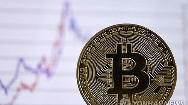 비트코인, 트럼프의 전략 비축에도 5% 하락