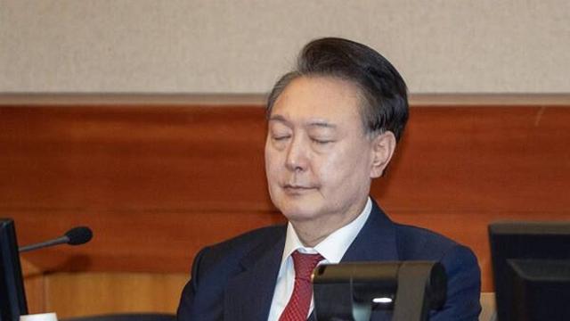 [속보] 검찰, 윤 대통령 석방지휘 여부 