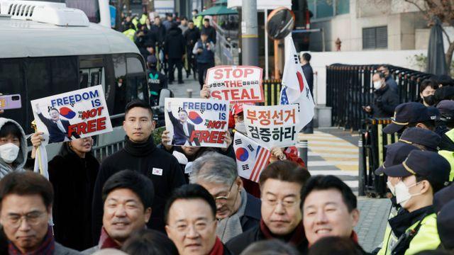 국힘 의원들, 윤 대통령 구속취소 청구 인용에… 구치소로 마중