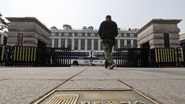 탄핵심판 선고 앞둔 尹 석방에…여야, 정치적 파장 촉각