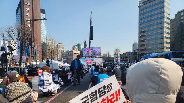 尹 구속 취소 결정 '즉시 항고해야'…헌재 인근서 탄핵 촉구 집회