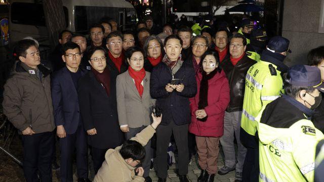 與, 오늘 낮 대검 앞서 비상의총 연다…'尹 석방' 촉구