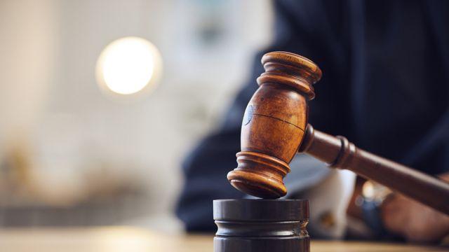 우산으로 '30년지기' 살해한 남성… 2심서도 '징역형'