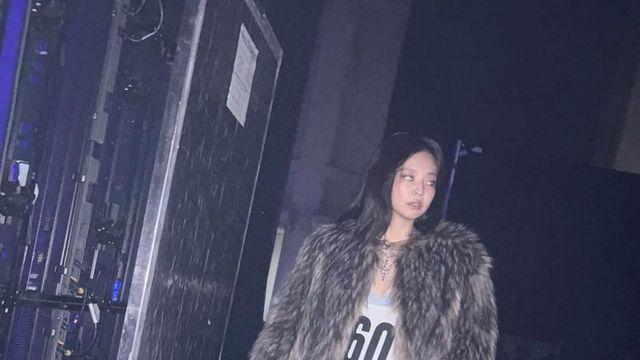 제니, 블루 스타킹의 마법을 걸다  