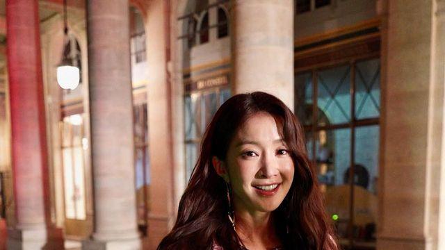 이시영, 파리의 밤과 어우러진 감각적인 프린지 원피스