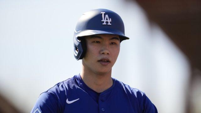 김혜성, 3년 차 투수 커브에 헛스윙 삼진...시범경기 타율 0.160