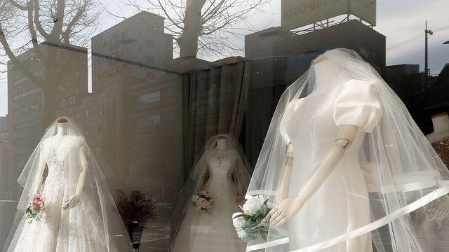 직장인 10명 중 6명 “결혼은 인생의 필수 아니다” (인크루트 조사)