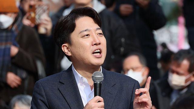 이준석, 개혁신당 대선 예비후보 단독 신청