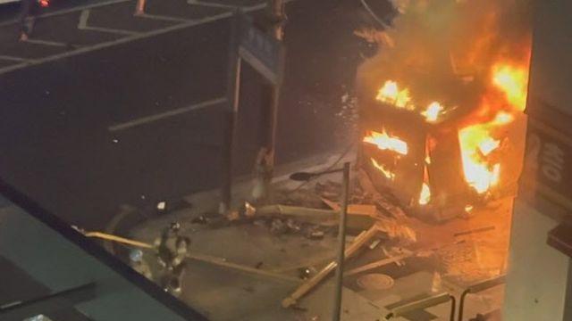 불타는 택시서 60대 기사 숨진 채 발견...'만취' 20대가 들이받아