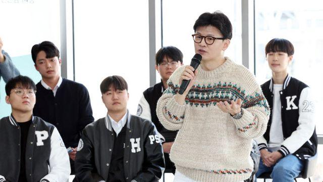 한동훈, 尹 석방에 “절차 문제 있다면 구속 취소는 자연스러워”