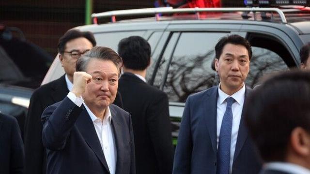 [이슈] 尹 석방 후 '개선장군' 행세.. 與野 및 보수언론도 