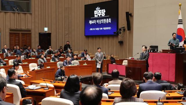 민주, 尹파면 촉구 '광화문 천막' 투쟁 검토…여론전 본격화