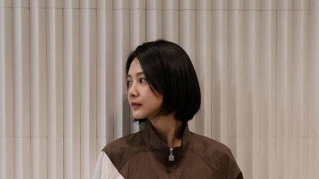 윤승아, 봄을 닮은 플래그 재킷 룩…러블리한 무드의 정석 