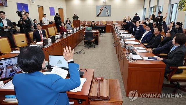 野, '현안질의 불출석' 류희림 고발…사퇴 촉구결의안도 의결
