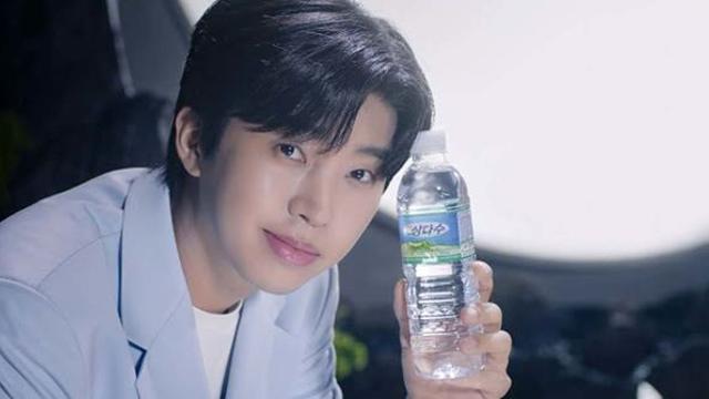 천하의 임영웅이 1년 만에 광고모델에서 잘렸다... 이례적인 일 발생