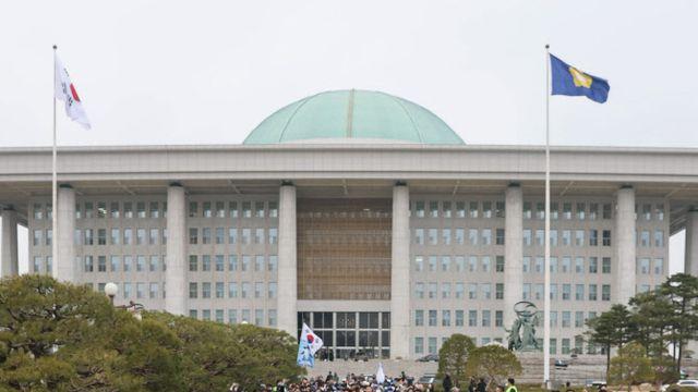 尹탄핵 선고 임박…주말간 찬반 진영 집회 ‘최고조’
