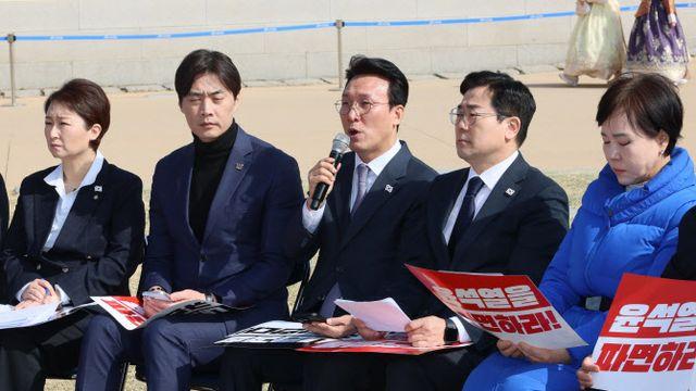 국민연금 소득대체 43% 수용, 진성준 “與, 조건 수용 거부하지 않을 것”