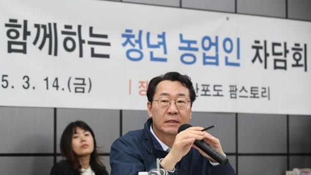 [화성시] 정명근 화성특례시장, 영농현장 방문 청년농업인 격려